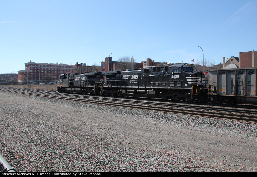 NS 4259 and 4426 with a load of empty coal hoppers